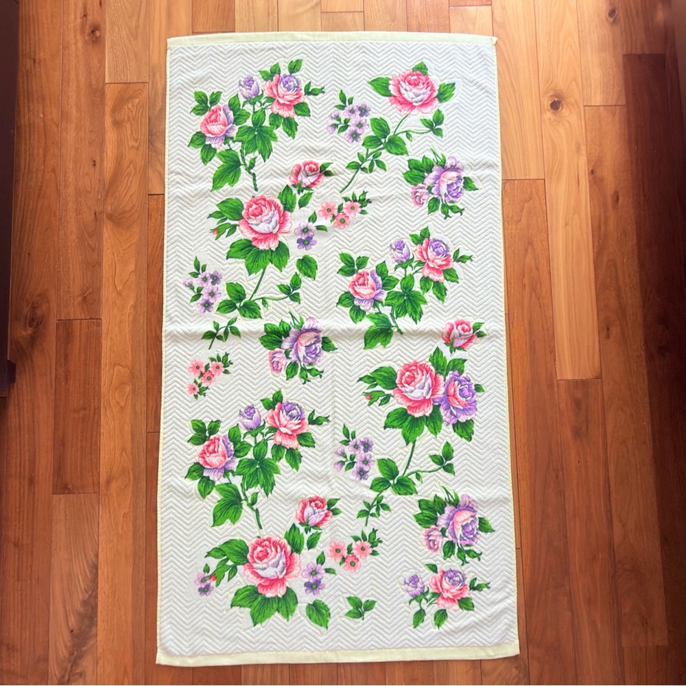 Vintage Floral Rose Patterned Towel NWOT